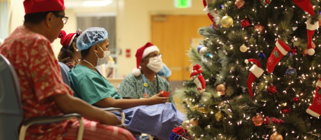 La Arquitectura Hospitalaria en Época Navideña: Diseñando Espacios que Fomenten el Bienestar y la Esperanza 3 visitantes en hospitales en navidad
